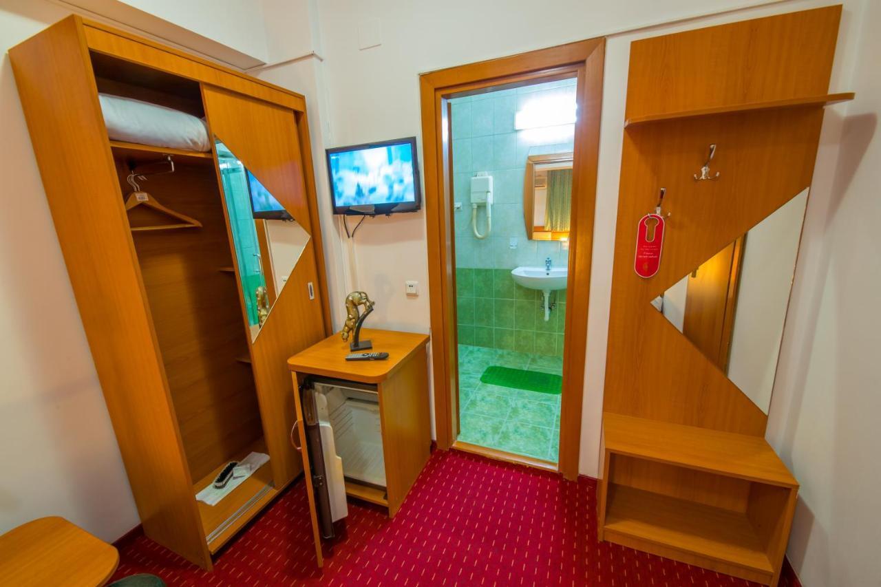 Hotel Sir Orhideea 2*